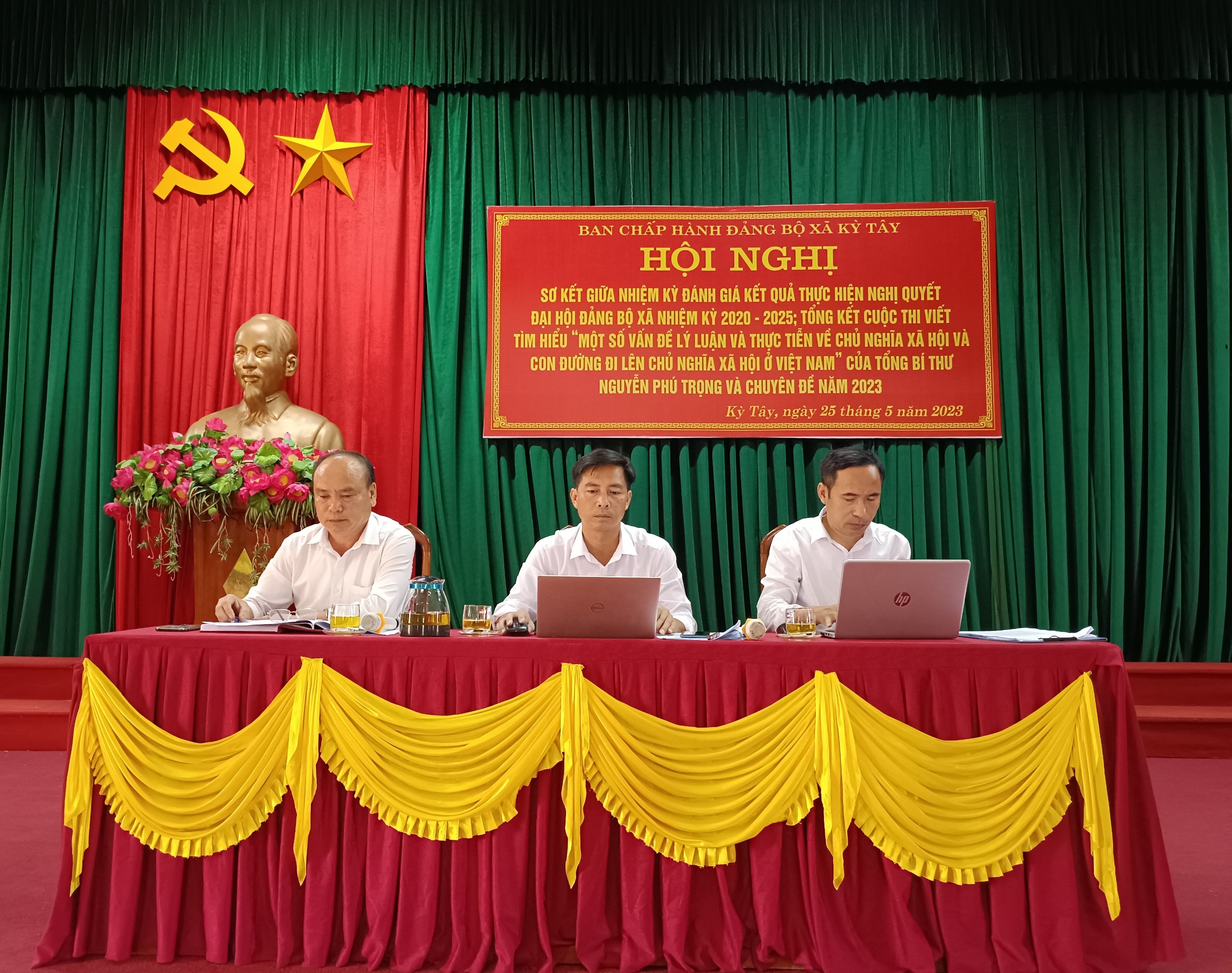 Đảng bộ xã Kỳ Tây sơ kết giữa nhiệm kỳ Đại hội 2020 - 2025; Tổng kết cuộc thi viết về: "Một số vấn đề lý luận và thực tiễn về Chủ nghĩa xã hội và con đường đi lên Chủ nghĩa xã hội ở Việt Nam"
